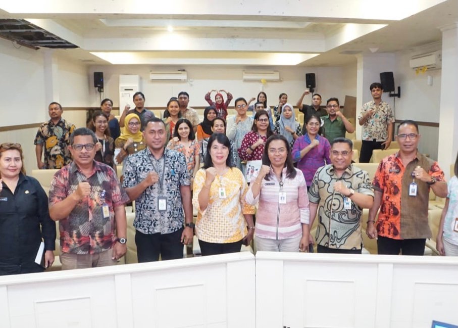 Dinas Komunikasi, Informatika dan Persandian (Kominfosandi) Kota Ambon menggelar rapat tim evaluator SPBE 2024 di ruang rapat Darwin, Balai Kota, Kamis (8/8/2024).