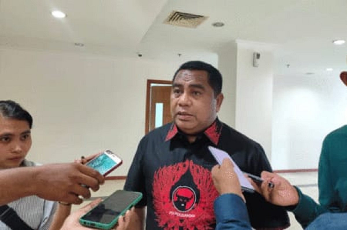 Ketua DPRD Provinsi Maluku, Benhur George Watubun