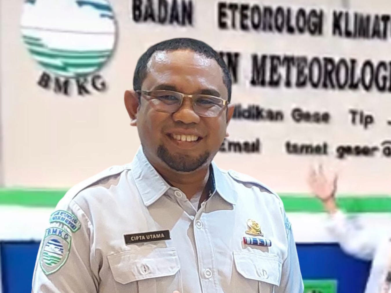 Kepala BMKG Stasiun Meteorologi Kelas III Geser, Cipta Utama.