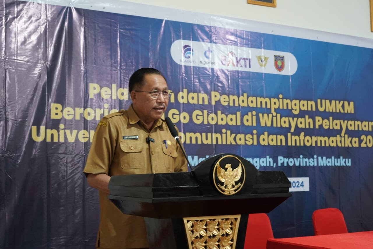 Asisten III Sekda Malteng, Bahrun Kalau saat membuka Kegiatan Pendidikan dan Pelatihan (Diklat) UMKM Go Global di Hotel Isabella Masohi, Selasa (03/09/2024).