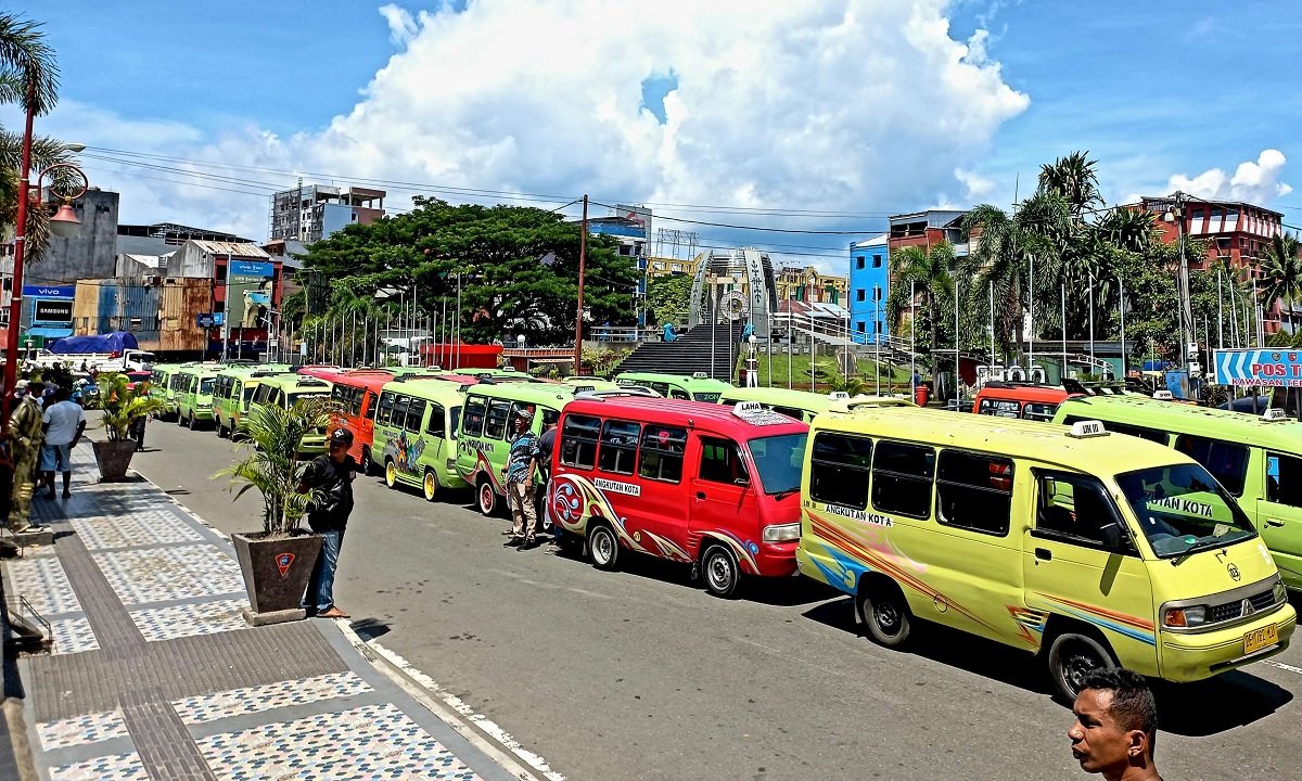 Angkutan Kota di Ambon