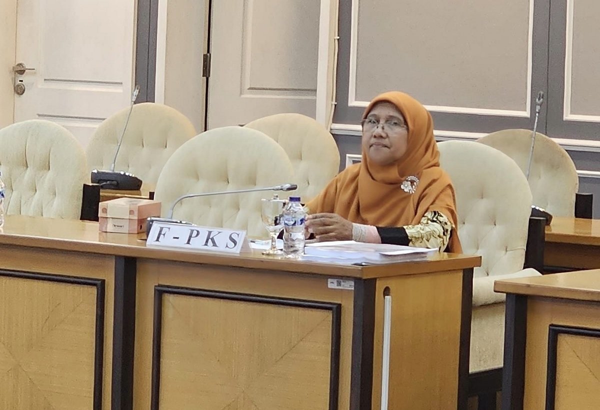 Legislator asal Maluku Saadiah Uluputty saat menghadiri rapat Pansus RUU Daerah Kepulauan