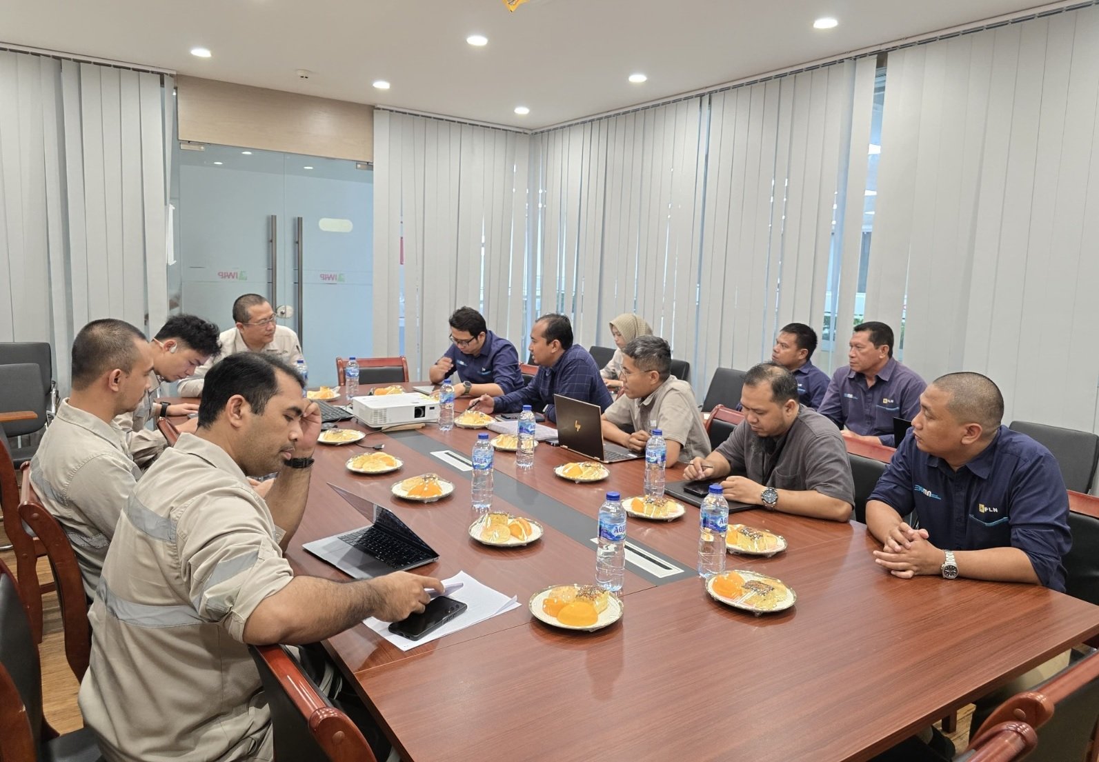 Kunjungan PLN Unit Pelaksana Pelayanan Pelanggan (UP3) Sofifi bersama perwakilan Manajemen PLN UIW MMU ke PT. Indonesia Weda Bay Industrial Park di Kabupaten Halmahera Tengah, pada Kamis (31/10/2024)