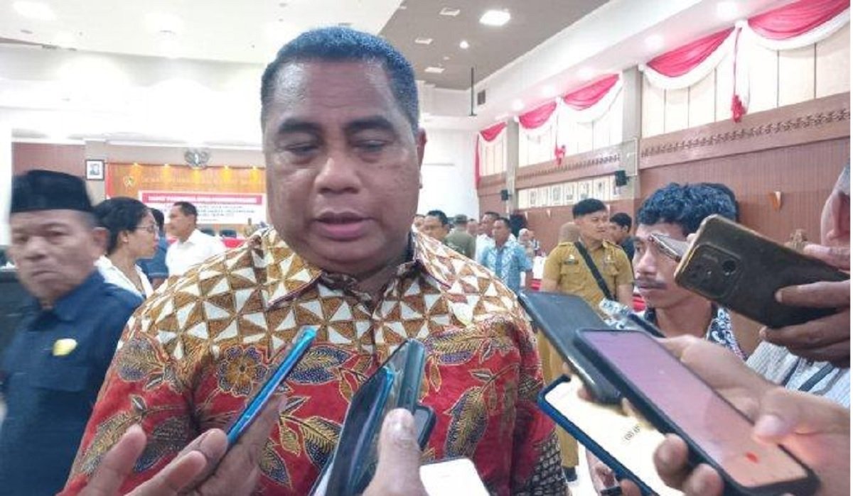 Ketua DPRD Provinsi Maluku Benhur G Watubun,ST