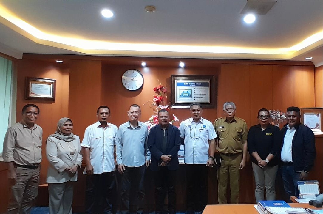 Pengurus Komite Olahraga Nasional Indonesia (KONI) Provinsi Maluku mengunjungi Bank Maluku-Maluku Utara pada Senin (10/3/2025).