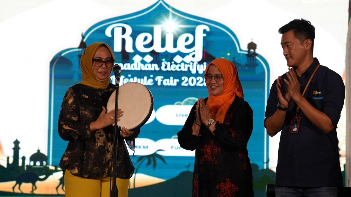 Wakil Wali Kota Ambon Ely Toisutta saatr membuka acara Ramadan Electrifying Lifestyle Fair (Relief) 2025 di Kota Ambon.