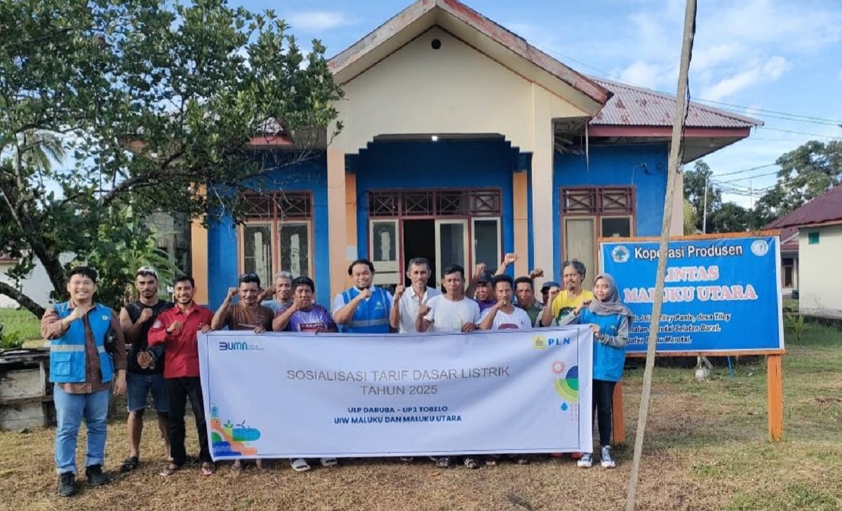 PLN ULP Daruba saat memberikan sosialisasi kepada Koperasi Produsen Ikan