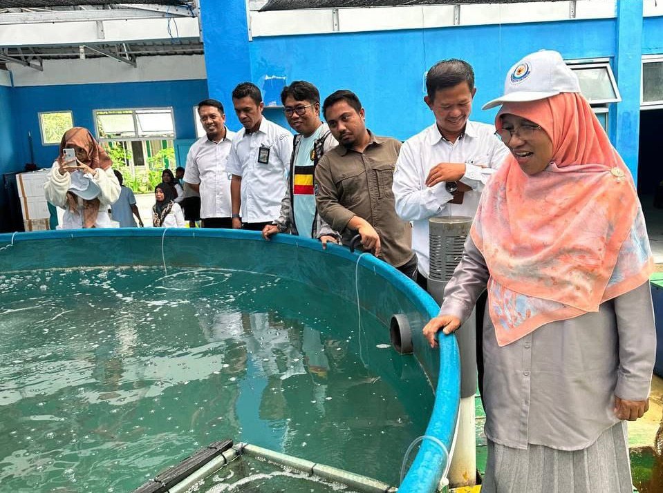 Anggota DPR RI Komisi IV, Saadiah Uluputty melakukan Kunker ke BPBL Ambon. (foto : istimewa)
