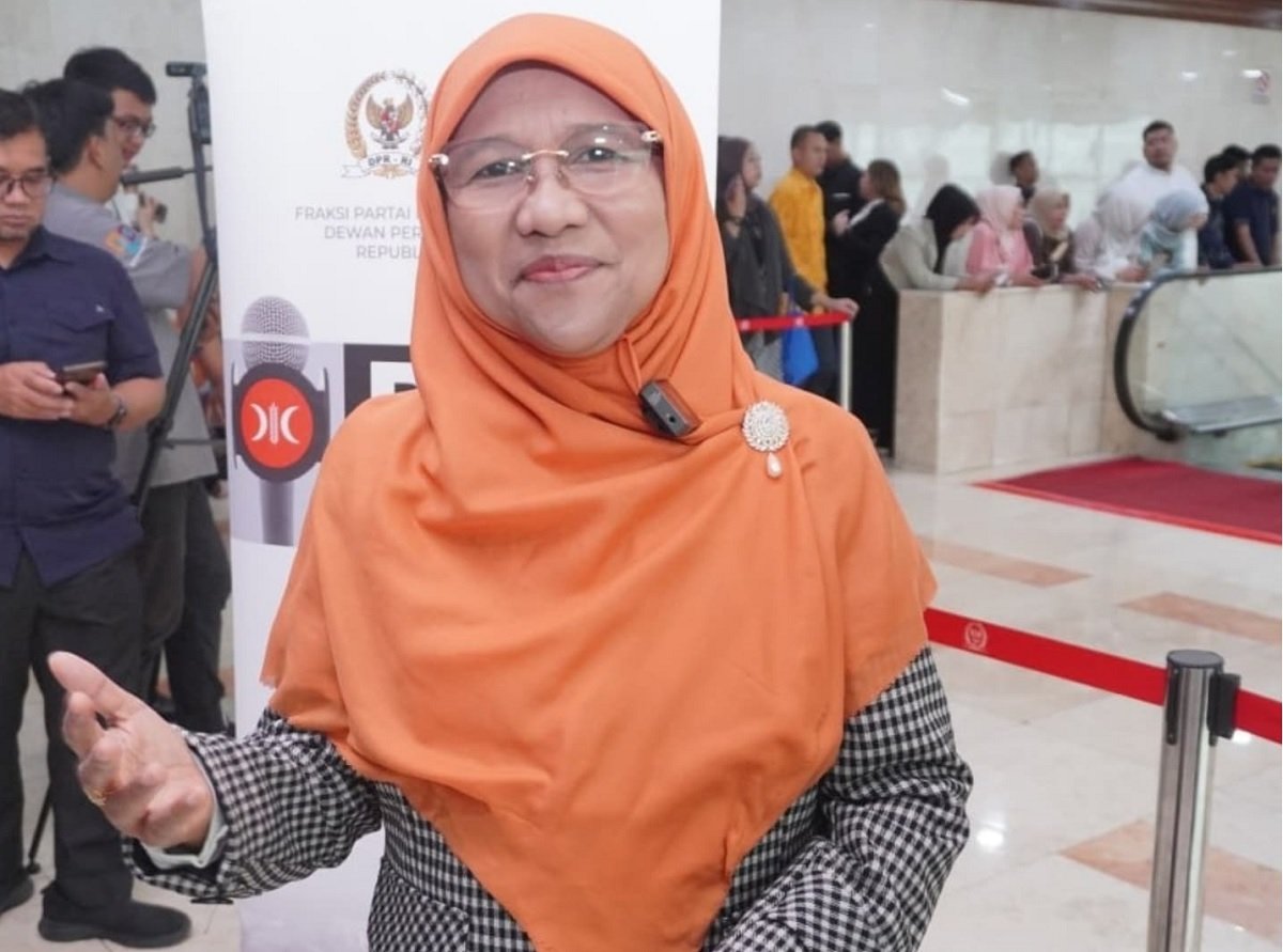 Anggota DPR RI Fraksi PKS Dapil Maluku, Saadiah Uluputty, ST