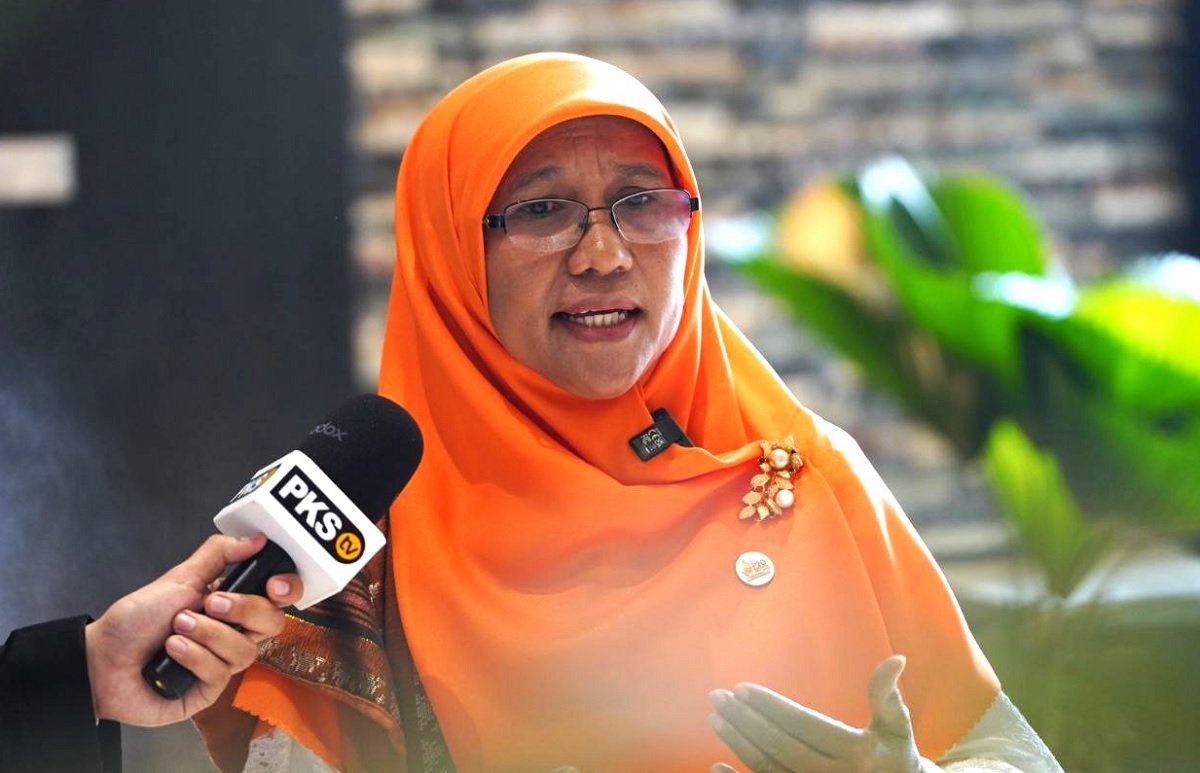Saadiah Uluputty, ST, Anggota Komisi V DPR RI dari Fraksi PKS
