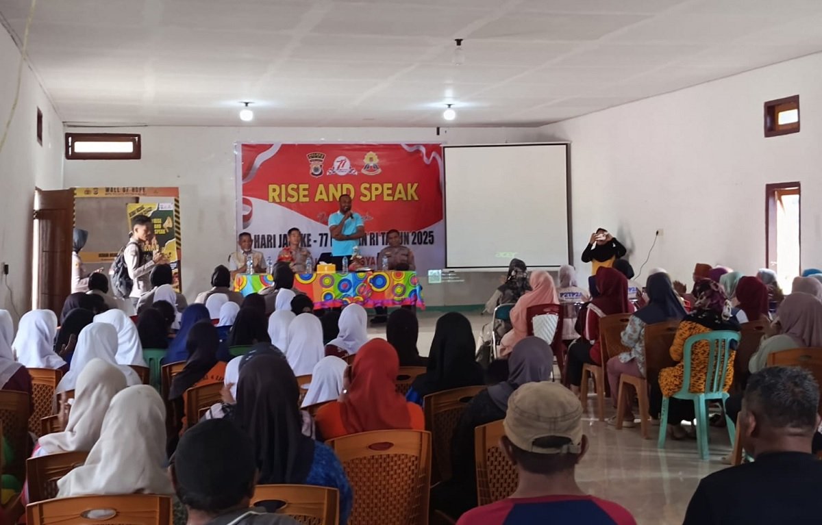 Polres Buru menggelar kampanye Rise and Speak, yang bertemakan "Polri untuk Masyarakat".