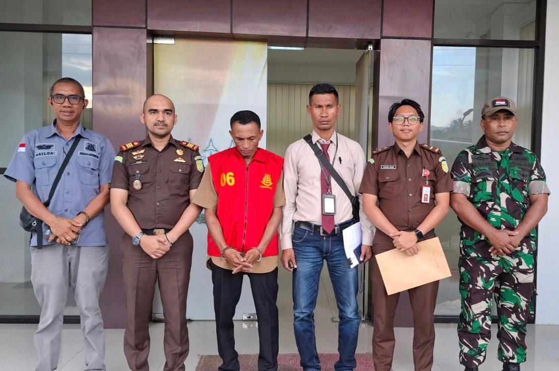 Cabjari Geser resmi tetapkan mantan Kades Kota Siri sebagai tersangka dalam kasus korupsi DD-ADD. (foto : istimewa)