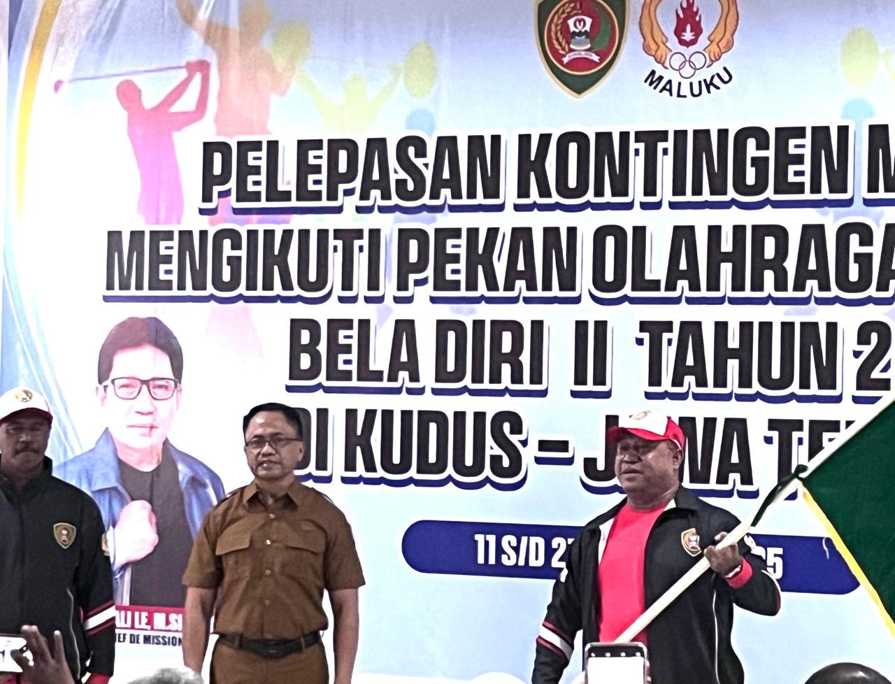 Ketua Binpres) KONI Maluku, Levi Kariuw bersama Juru Bicara Pemprov Maluku, Kasrul Selang.