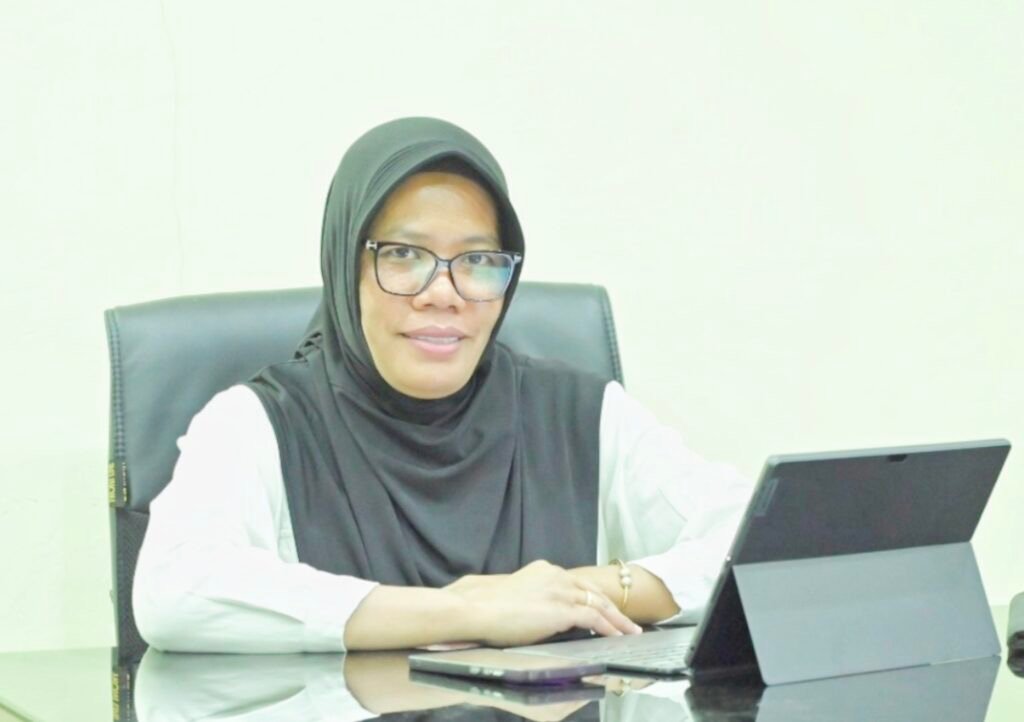 Plt Kepala Dinkes SBT, Punira Kilwalaga (foto : istimewa)