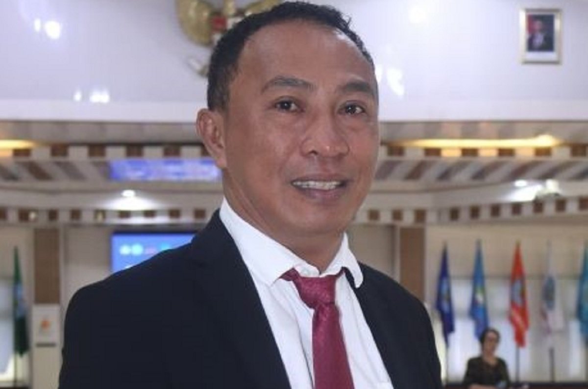 Dr. Estevanus Kristian Huliselan