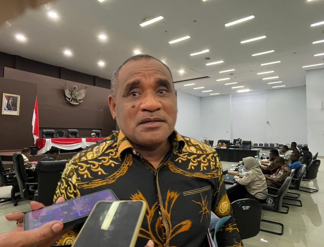 Ketua Komisi II DPRD SBT, Husin Rumadan (foto : beritabeta.com)