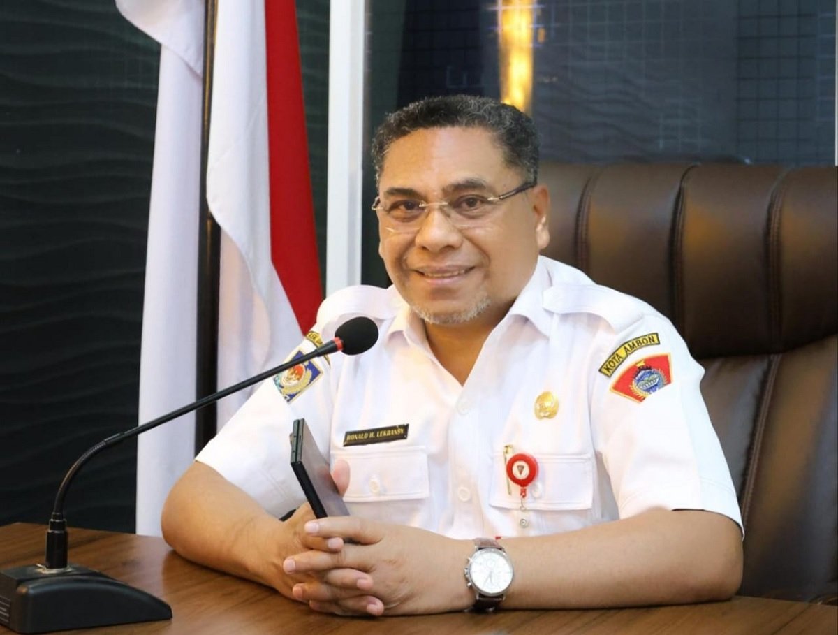 Kepala Dinas Kominfo Kota Ambon,Ronald Lekransy